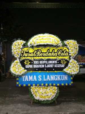Papan Bunga Duka di Cipari